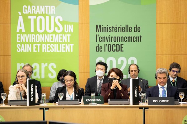 환경부는 3월 30일부터 31일까지 프랑스 파리에서 열린 ‘경제협력개발기구(OECD) 환경정책위원회(EPOC) 장관급회의’에 정부대표로 참석하고 그 결과를 발표했다. 사진은 OECD 환경정책위원회(EPOC) 장관급회의 모습.  [사진제공 = 환경부]