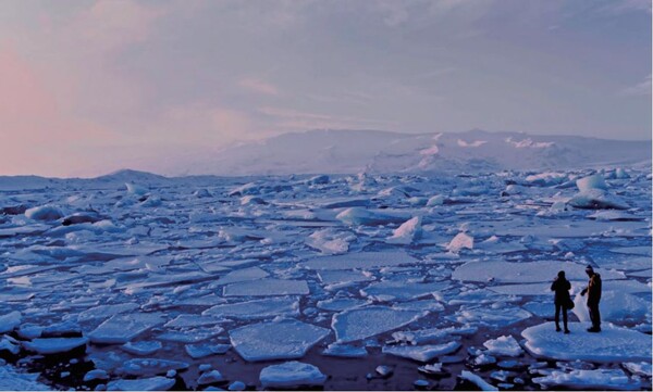 2021년 여름 그린란드에서 600억 톤의 얼음이 손실되어 불과 두 달만에 전 세계 해수면을 2.2㎜까지 상승을 촉발시켰다는 점을 고려하면 더욱 우려된다. [사진출처 = Earth.Org] 