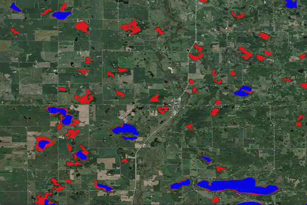 ReaLSAT 데이터 세트(빨간색)를 사용하여 식별된 미네소타 호수의 이미지는 이전 HydroLAKES 데이터 세트(파란색)에서 호수가 식별된 지역의 유사한 이미지와 결합된다. RealLSAT 데이터 세트는 HydroLAKES에 비해 전 세계적으로 거의 3배 많은 호수와 저수지를 식별한다. [사진제공 =  RealLSAT, 미네소타 대학교]