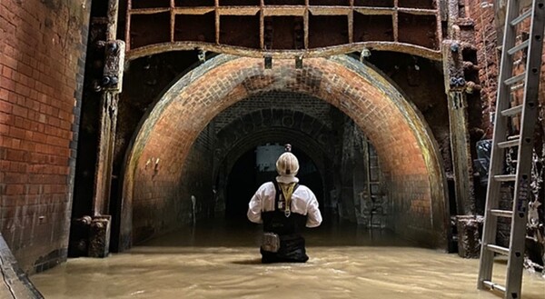 (Thames Water)  1860⿡ 1865 ̿ Ǽ  Ϻ ϼ(Northern Outfall Sewer)  3  7õ Ŀ( 153 ) Ͽ ׷̵Ѵ. [ó(Photo source) = (Thames Water)]