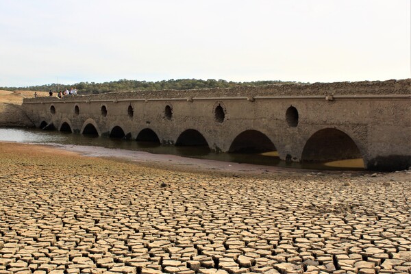 이번 조사에 따르면 아프리카, 호주, 북미의 경우, 새로운 데이터는 2050년까지 물 공급 위기의 위험이 이전에 가정했던 것보다 훨씬 더 높을 것으로 예측하고 있다.  [사진출처(Photo source) = 세계기상기구(WMO)]