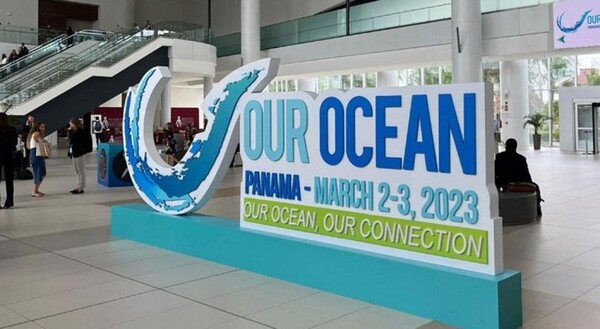 유럽투자은행(EIB)은 지난 3월 2∼3일 파나마에서 열린 아워 오션 컨퍼런스(Our Ocean Conference)에서 ‘물 속 미세플라스틱 및 미세오염물질’에 대한 새로운 보고서를 발표했다.  [사진출처(Photo source) = 유럽투자은행(EIB)]