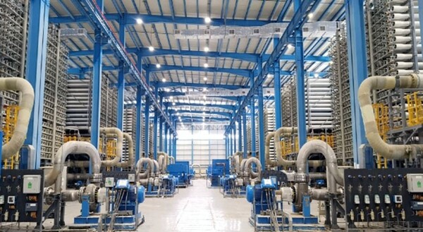  ۷ι  ƺ(Abengoa) ߱ III(SEPCOIII) Ͽ UAE ƺδٺ Ǽ Ÿ ȭ ÷Ʈ(Taweelah desalination plant) 2ܰ ü  ÿ  ģ ,  ߴ.  [ó(Photo source) = ƺ(Abengoa)]