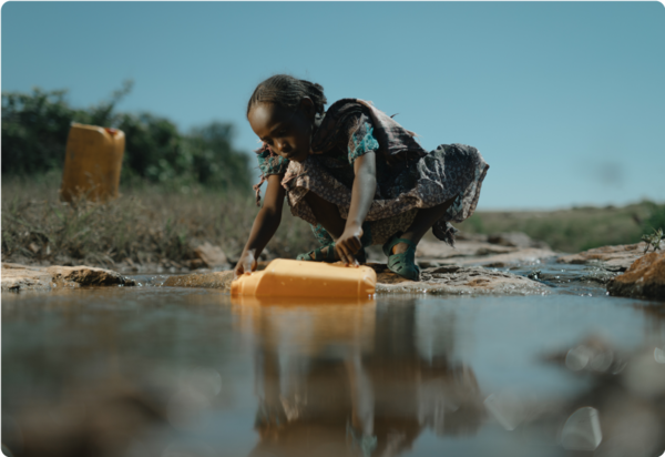 전 세계 사람들에게 깨끗하고 안전한 식수를 제공하는 비영리 단체인 채리티 워터(Charity: Water)는 5일(현지시각) 세계적인 물 위기를 해결하고자 풀뿌리 모금 캠페인을 개최한다고 발표했다. [사진제공 = 채리티 워터(Charity Water)]