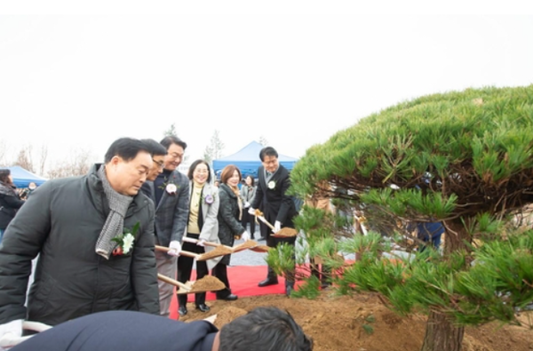 인천 서구가 2023년 청라지역 기후대응 도시숲 조성사업을 마무리하고 6일 준공식을 개최했다 [사진제공 = 인천시] 