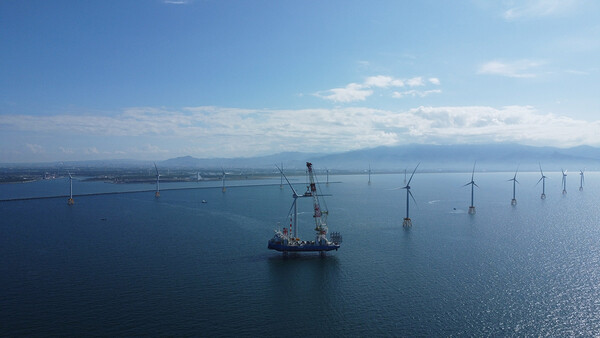ڰ(Yokogawa Electric Corporation) 2 15 ȸ ڰ ַ (Yokogawa Solution Service Corporaion) ̽ī ػ ǳ (Ishikari Bay New Port Offshore Wind Farm) ػ ǳ ͺ   ü   (OpreX Collaborative Information Server)     ͸ ý 衤  ÿ Ϸߴٰ ǥߴ.  ̽ī  ػ ǳ . [ = ׸Ŀ ڰ(Green Power Investment Corporation)]