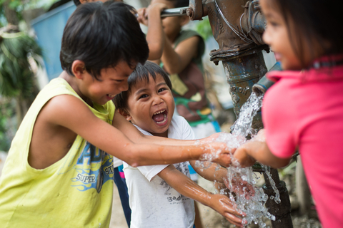 카길(Cargill)은 3월 21일(현지시각) 물 접근성을 확대하기 위해 안전한 물에 대한 접근성과 빈곤층 간 재정적 장벽을 제거하는 데 중점을 둔 글로벌 비영리 단체인 Water.org에 210만 달러 규모의 자금을 지원한다고 발표했다. [사진제공 = Water.org]