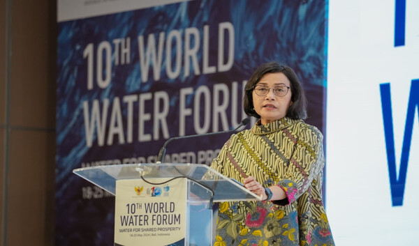  ߴ εƼ(Sri Mulyani Indrawat) ε׽þ   ε׽þƴ  (Global Water Fund) Ŀ ް ;մϴ. [ó( ó) = 10 蹰ȸ(10 蹰 ȸ)]