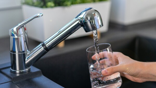 ̱ ȯ ǰ ϴ ȯü EWG(Environmental Working Group, ȯǹ׷) ο   ߺ   ɰ ش. 1 2õ200  Ѵ ̱ ߾Ϲ ҵλ깰(Disinfection Byproduct) 󵵷   ð ִ  Ÿ. [ó(Photo source) = EWG(ȯǹ׷)]