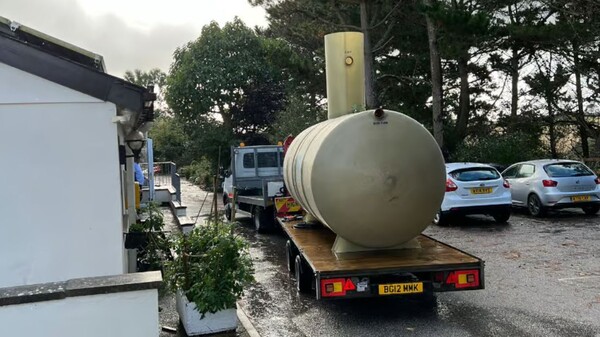    콺Ʈ(South West Water) ܿ  ڼü ۷ī(Glen Carne)   Ʈ Ѵ. [(Photo Source) = 콺Ʈ(South West Water)]