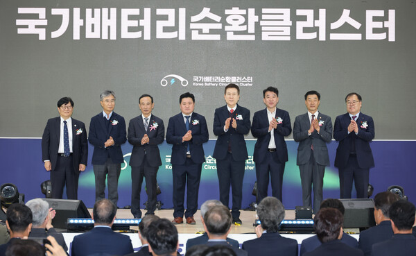 ϵ  븮  ִ  ͸ ڿȯŬͰ 11 4 ҽ    ߴٰ . [ = ϵû]