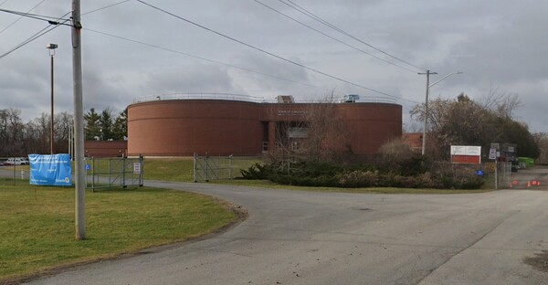 ���� ������ ����� �����Ͼ �о��� ������ ��������� ��ź��(Stantec)�� ĳ���� ��Ÿ������ Įư �÷��̽�(Carleton Place) ���� �ֿ� ���ϼ��� �ü��� ��Ը� ���� ���縦 �����ߴ�. [������ó(Photo source) = Įư �÷��̽� ��(Carleton Place)]