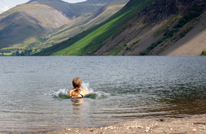 ���� ȯ��û(Environment Agency)�� ���� �� 449�� ��ȣ������ ���� '2025 ģ����� ���'�� ��ǥ�߽��ϴ�. [������ó = ��������(UK GOV)