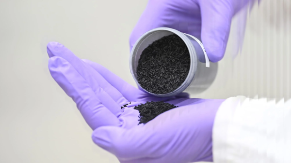 ������(SUEZ)�� ��&nbsp;�� �̷����������� �����ϱ� ���� �������� �Ĺ��� Ȱ��ź�� �����ϴ� Carb��eau ������Ʈ�� �������� �� ���� ���� ���α׷��� �̳뺸(INNOV��EAU)�� �����ƴٰ� ������. [��������(Photo Source) = SUEZ]