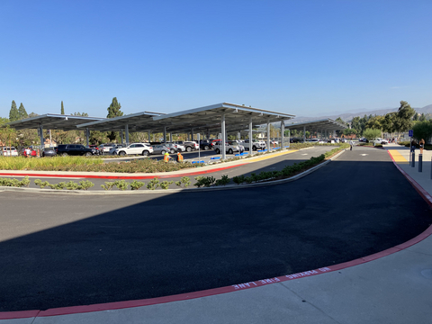 ������ ���� ������(OUSD)�� �Ƹ޷�����(Ameresco)�� �Բ� 7�� �б��� �¾籤 �ü� ������ �������ϸ� 25���� �� 630�� �޷��� ������ ������ ����ϰ� �ֽ��ϴ�. [��������(������ó)=�Ƹ޷�����]