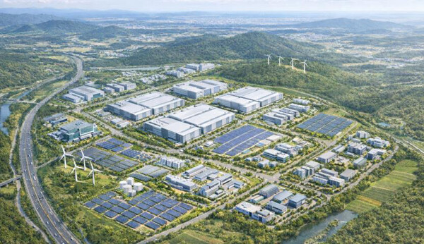 ���� ����(���� �̻���)�� ���������(RE100) ��� �ݵ�ü ����������� ������ ��ǥ�� �������� ��ġ Ȱ���� ������ ���ϰ� �ִ�. [�ڷ����� = ����û]