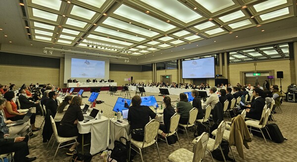 ���δ� ���� 5�� 11~21�� �Ϻ� ���νø����� ���ֵ� ��48�� �����������Ǵ�籹ȸ��(Antarctic Treaty Consultative Meeting) �� ��28�� ȯ�溸ȣ����ȸ(Committee for Environmental Protection)�� �����ߴٰ� ������. ������ ��48�� �����������Ǵ�籹ȸ�� ���. [�������� = ���Ŀ�����ȯ���]